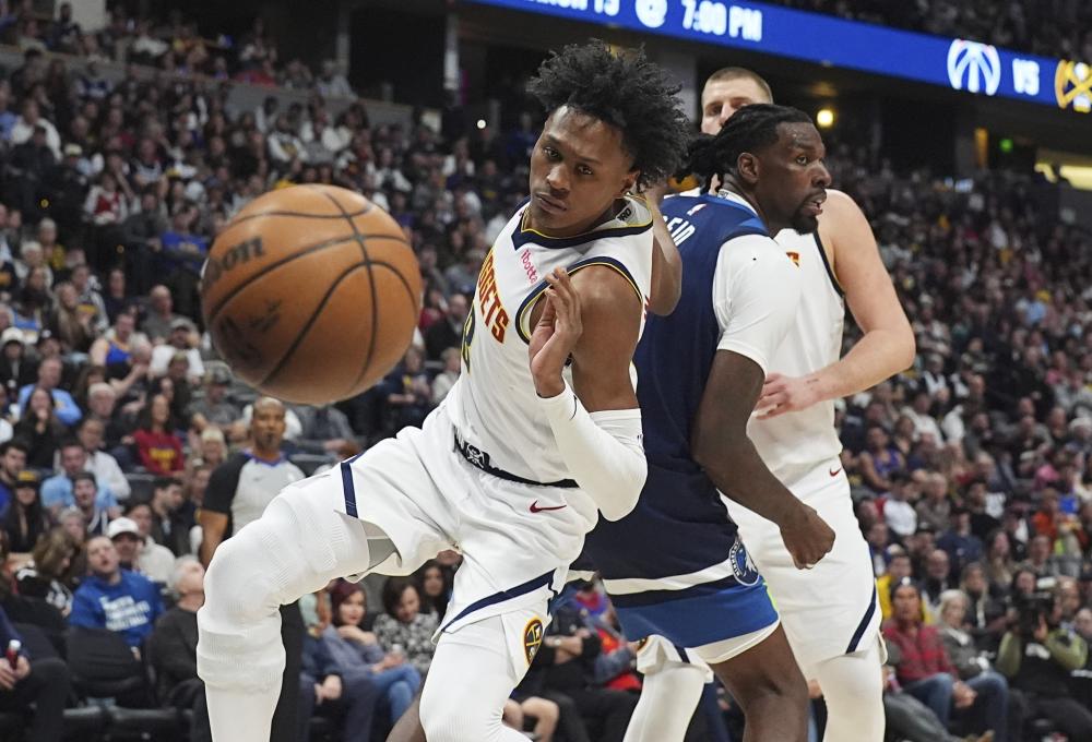 的中场调度 的中场调度