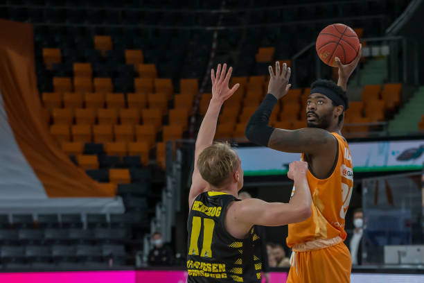 员在国际比 员在国际比