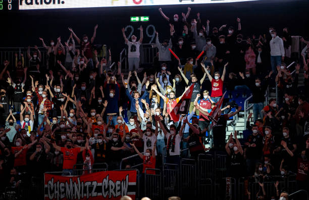 小卡：穆雷本场比赛打得非常出色 我也想知道我们开局慢热原因