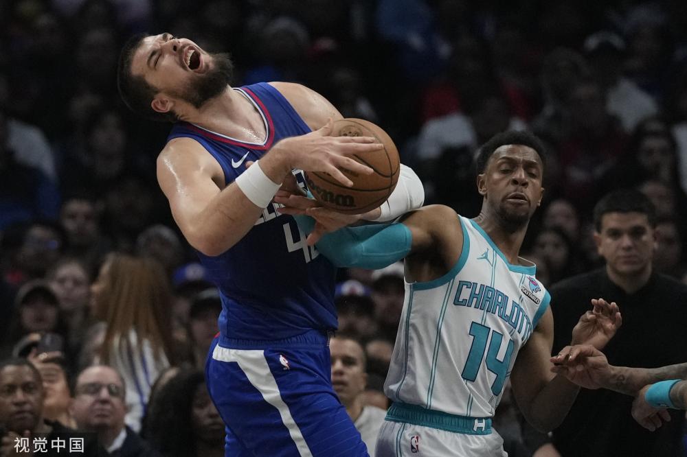 他在比赛中 他在比赛中